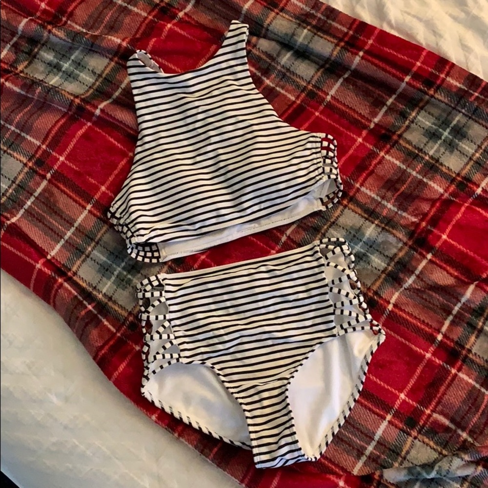 hollister women’s halter/high rise bikini set